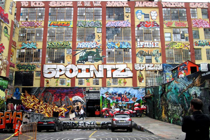 "5Pointz street art & graffiti in NYC"