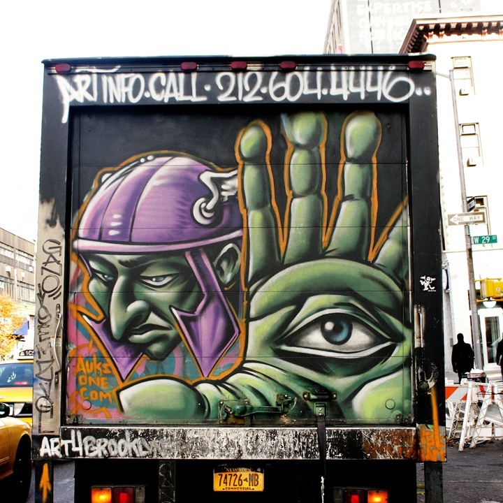 auksone-street-art-on-NYC-truck