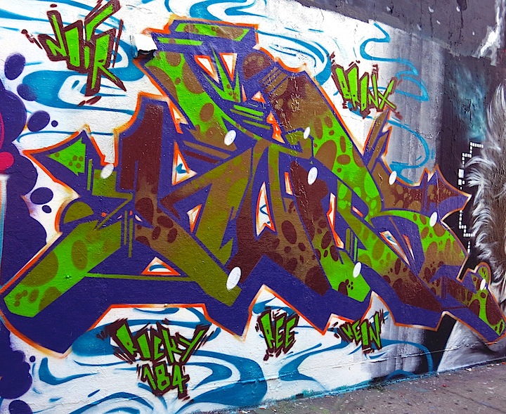 noir-graffiti-Inwood
