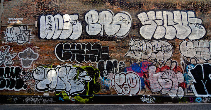 graffiti-bombs-photo-allan-ludwig