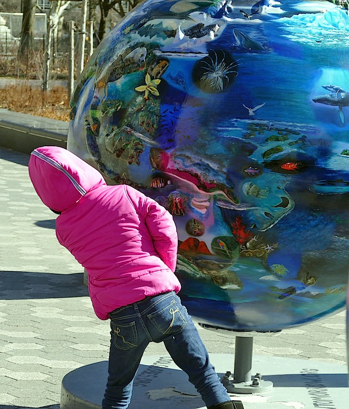 child=with-globe-battery-park
