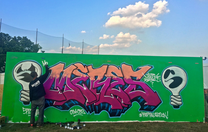 meres-paints-graffiti