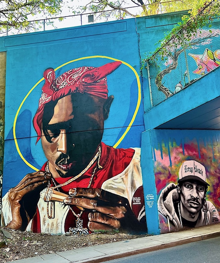 murals about tupac